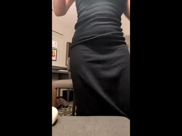 laineylifts's chat room