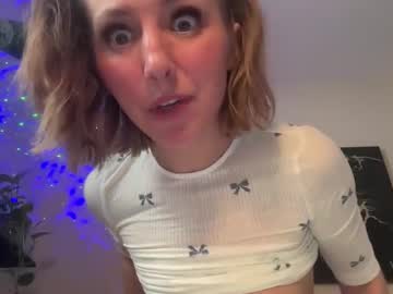 abbienextdoor's chat room