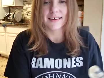 tinywithtiddies's chat room