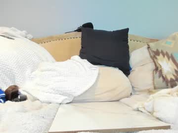 eatmygingersnapps's chat room