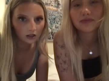 bellagreyoxo's chat room