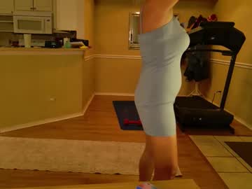 summerishotter's chat room