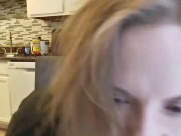 tinywithtiddies's chat room