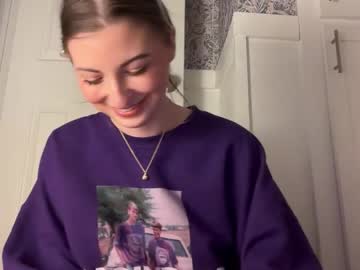 fantasyella's chat room