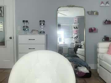 perfecttalldoll's chat room