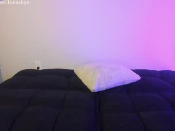 xlunaskye's chat room