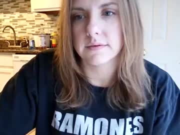 tinywithtiddies's chat room