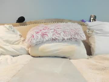 eatmygingersnapps's chat room