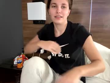 deepthroatqueen33's chat room