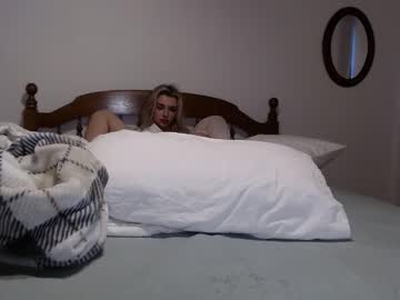 ellalowe's chat room