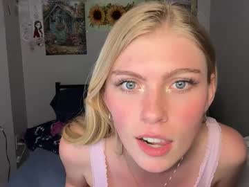 elliee81's chat room