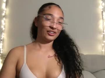 rosalinatoosexy's chat room