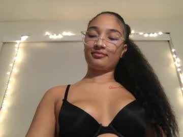 rosalinatoosexy's chat room