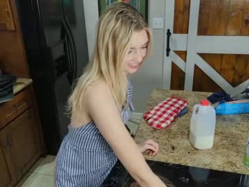 ellalowe's chat room