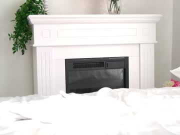 sunluscious's chat room