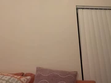 tinytittytia's chat room