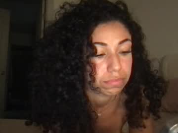 latinagirlyxx's chat room