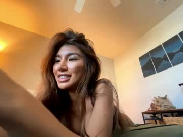 itsclaratrinity's chat room