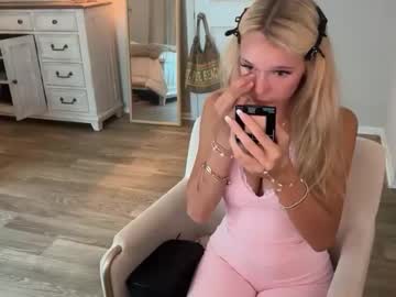 roxyrain2736's chat room