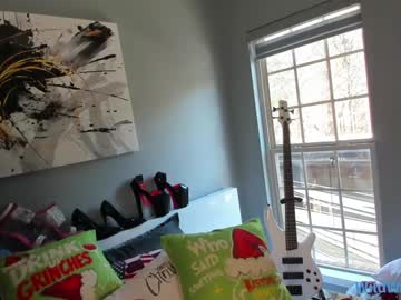 wildwifebarbie's chat room