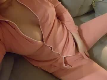 cheeekycouple02's chat room