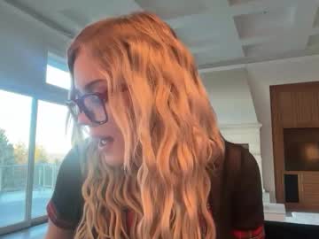 lunarose17's chat room