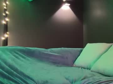 ella_hill's chat room