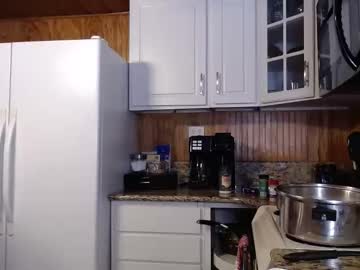 ellalowe's chat room