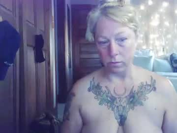 outdoorchicprivate's chat room