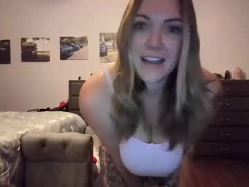 tattedlasirena's chat room