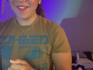 laineylifts's chat room