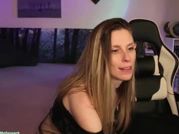 widthofapeach's chat room