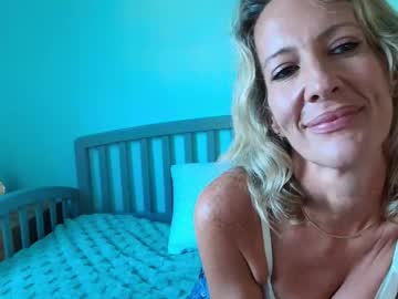 sunniemilf's chat room