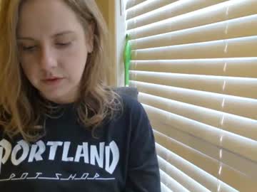 tinywithtiddies's chat room