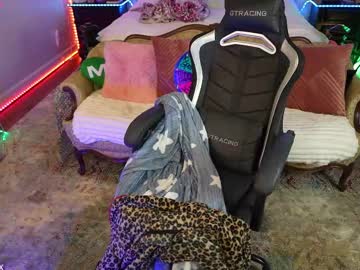 jaybeitsme's chat room