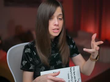 newchloe18's chat room