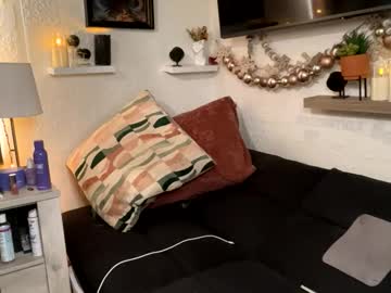 cumguzzlingskank's chat room