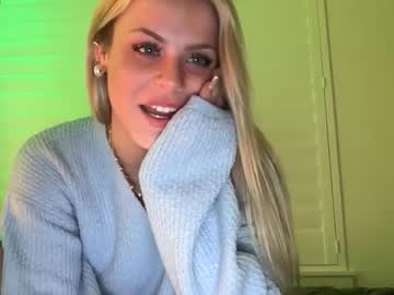 ella_hill's chat room