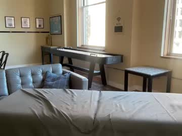 officiallyonlytams's chat room