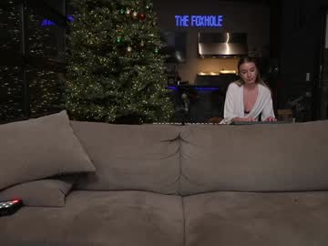 blondefoxsilverfox's chat room