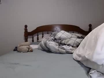 ellalowe's chat room