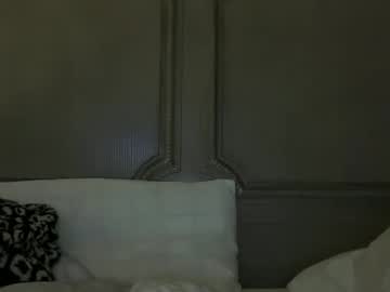 theblondeetwinss's chat room