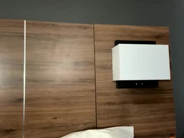 deepthroatqueen33's chat room