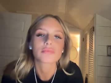 carlybora's chat room