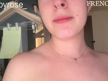 frenchava's chat room