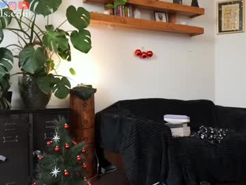 serareads's chat room