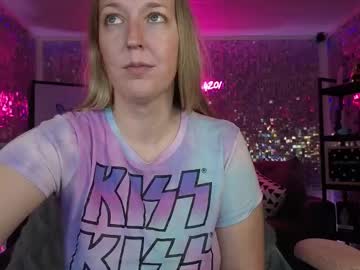 lucyallen4201's chat room