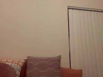 tinytittytia's chat room