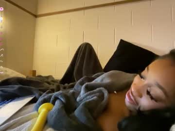 cutieeeva's chat room