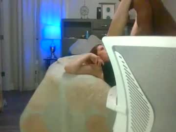 popoutmama's chat room